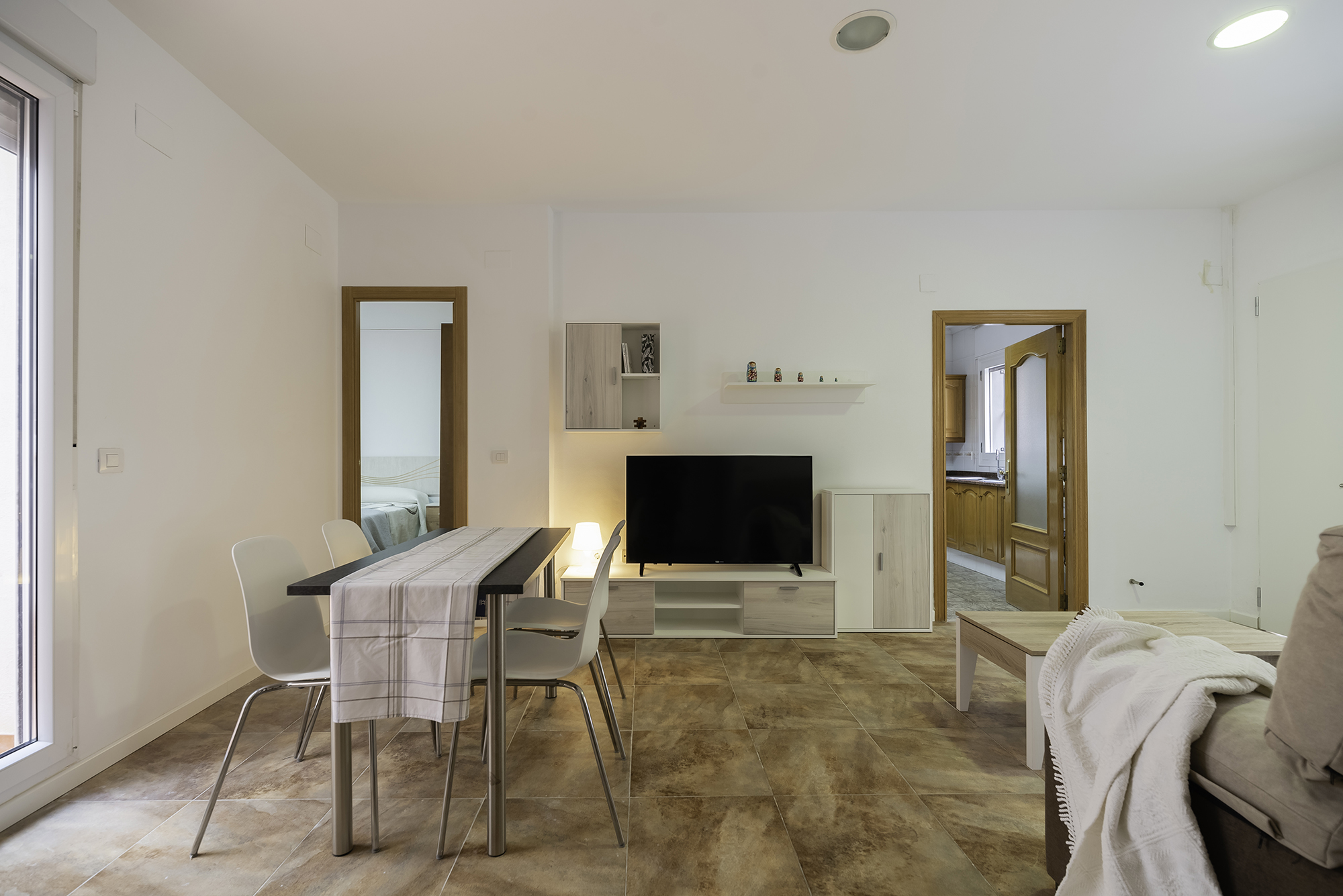 Apartamentos La peixcateria-3 esvibar arquitectes proyecto reforma rehabilitación economico interiorismo