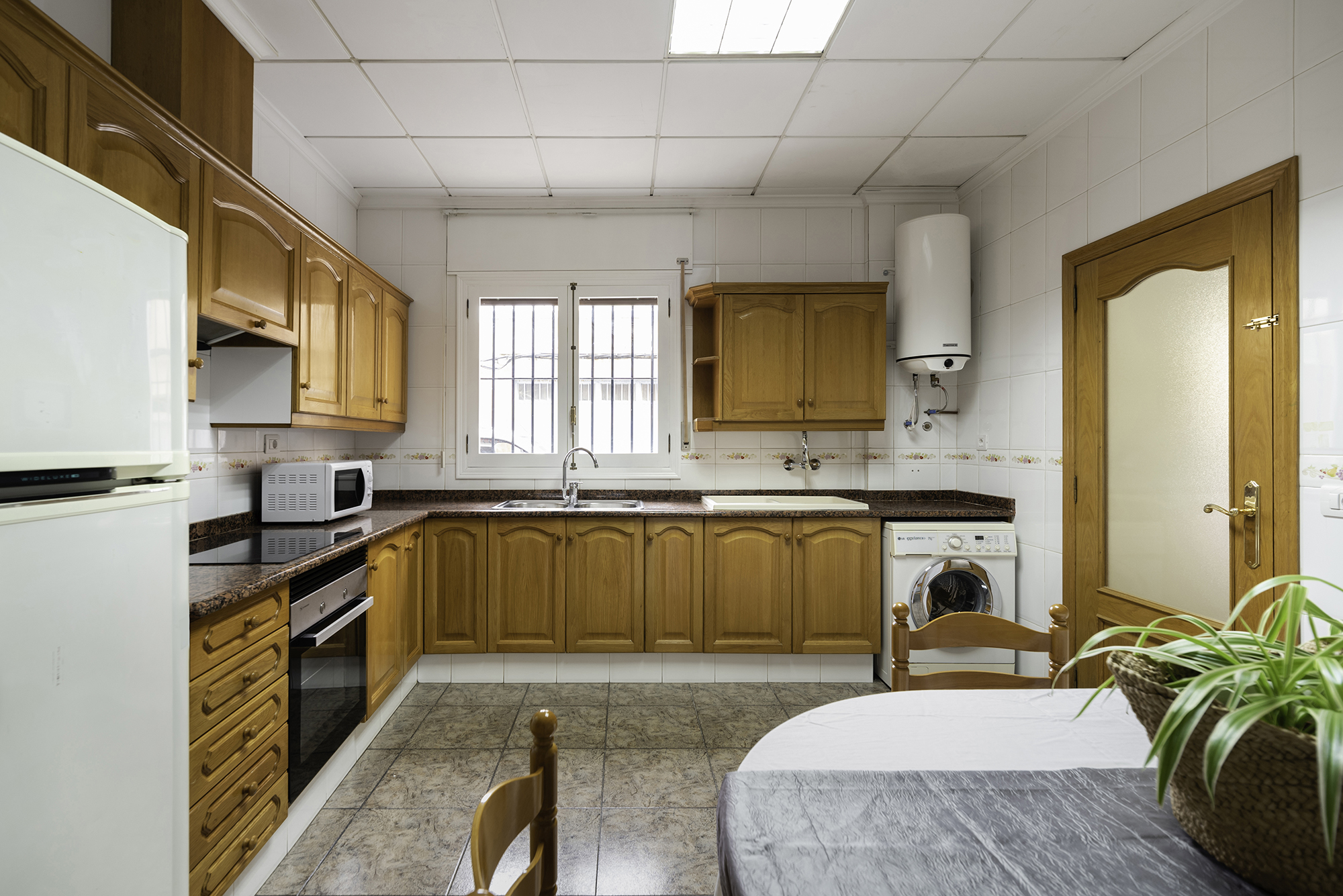 Apartamentos La peixcateria-6 esvibar arquitectes proyecto reforma rehabilitación economico interiorismo