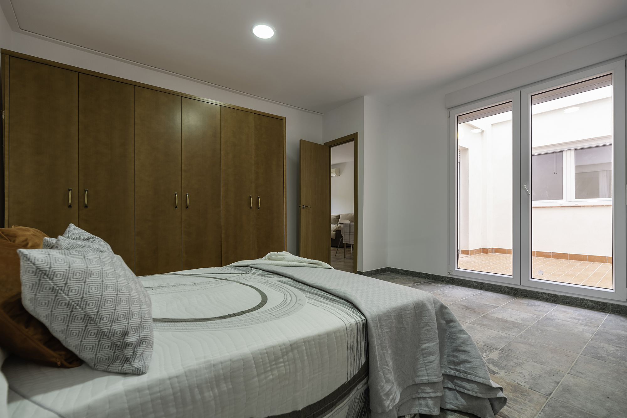 Apartamentos La peixcateria-9 esvibar arquitectes proyecto reforma rehabilitación economico interiorismo