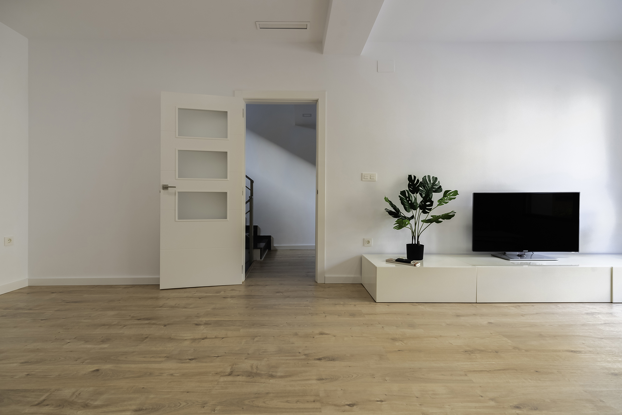 Grey Crest esvibar arquitectes acceso proyecto reforma integral