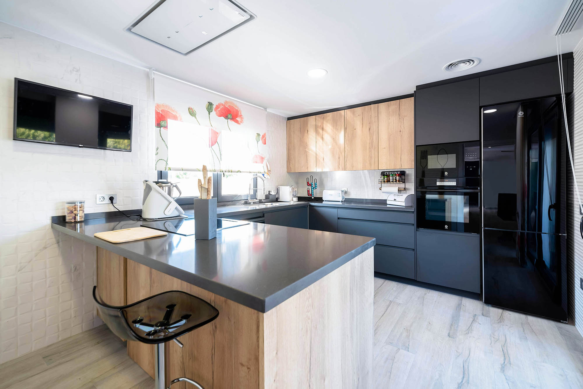 Villa Luca esvibar arquitectes casa prefabricada cocina kitchen interiorismo obra nueva