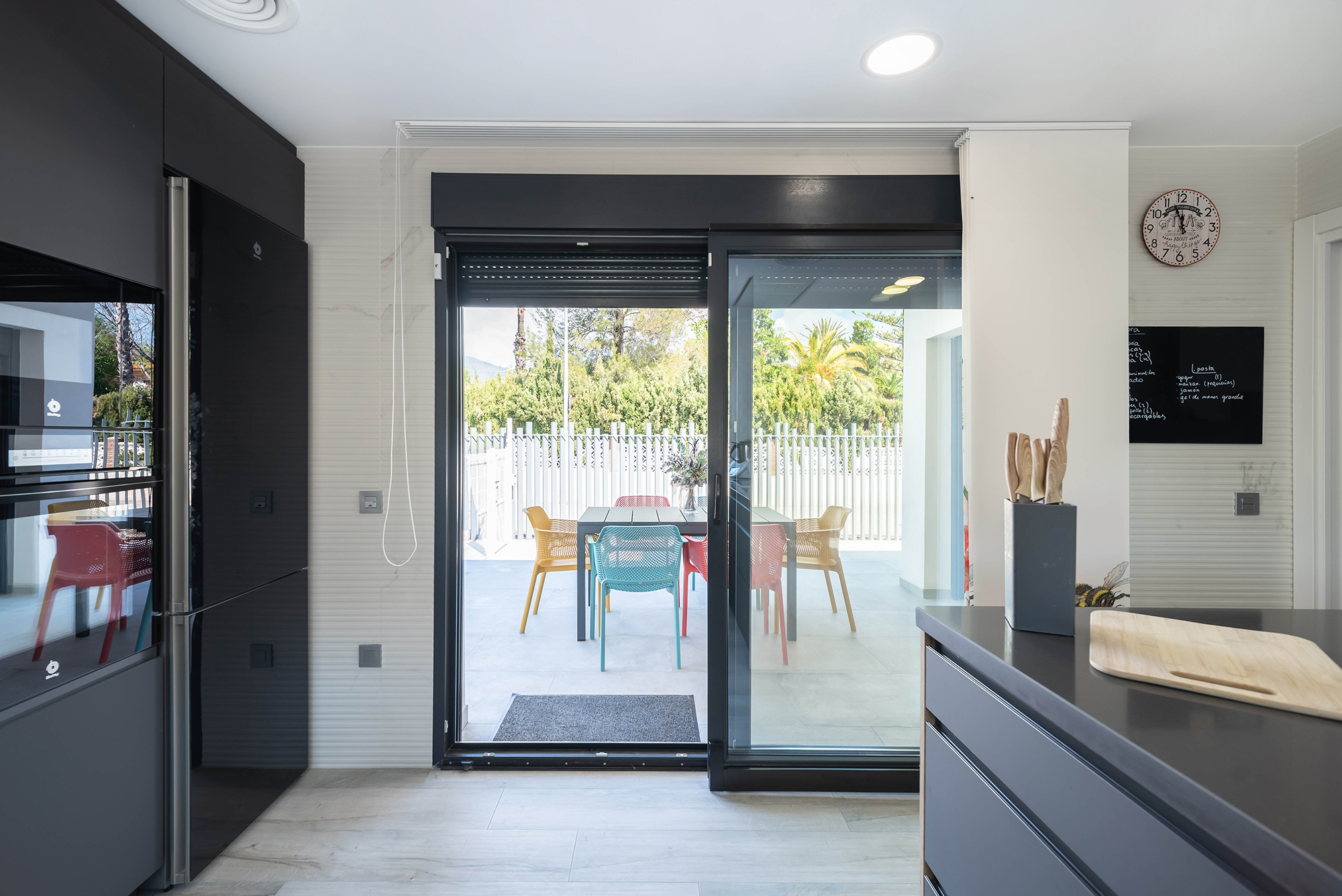 Villa Luca esvibar arquitectes casa prefabricada cocina kitchen interiorismo obra nueva