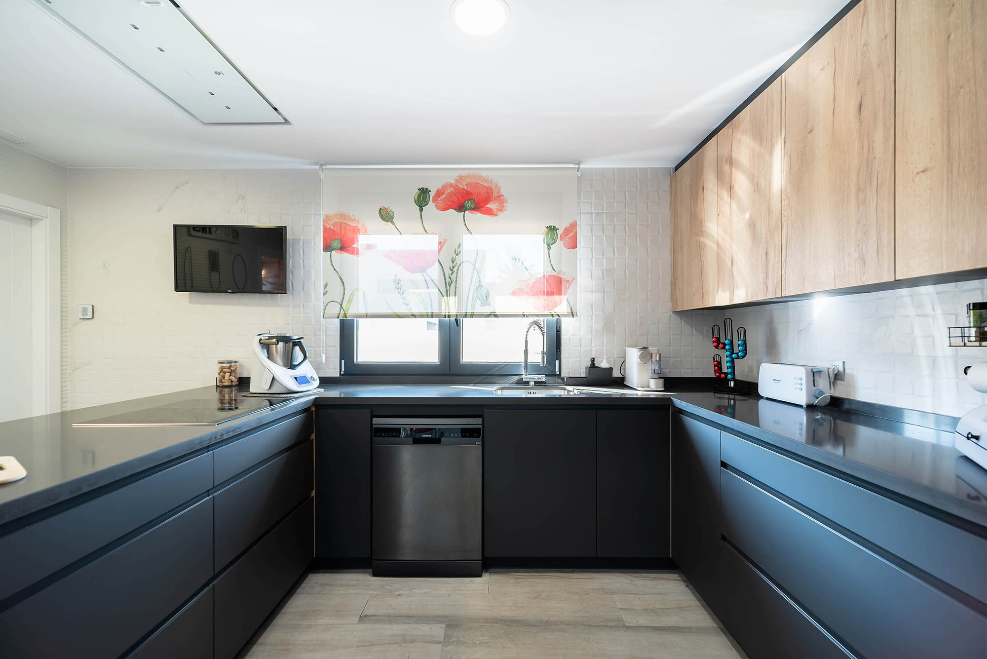 Villa Luca esvibar arquitectes casa prefabricada cocina kitchen interiorismo obra nueva