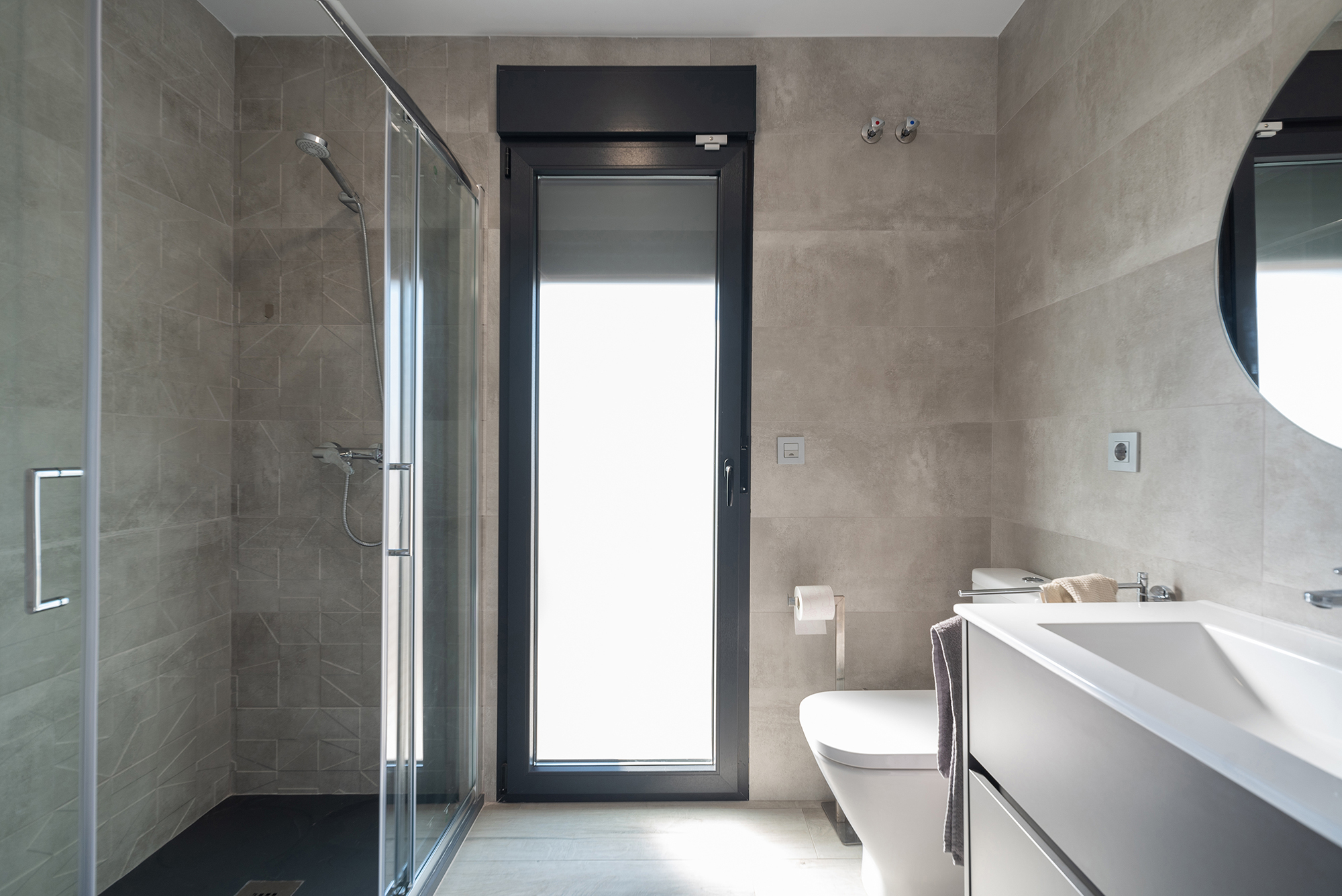 Villa Luca esvibar arquitectes proyectos casa prefabricada obra nueva interiorismo baño