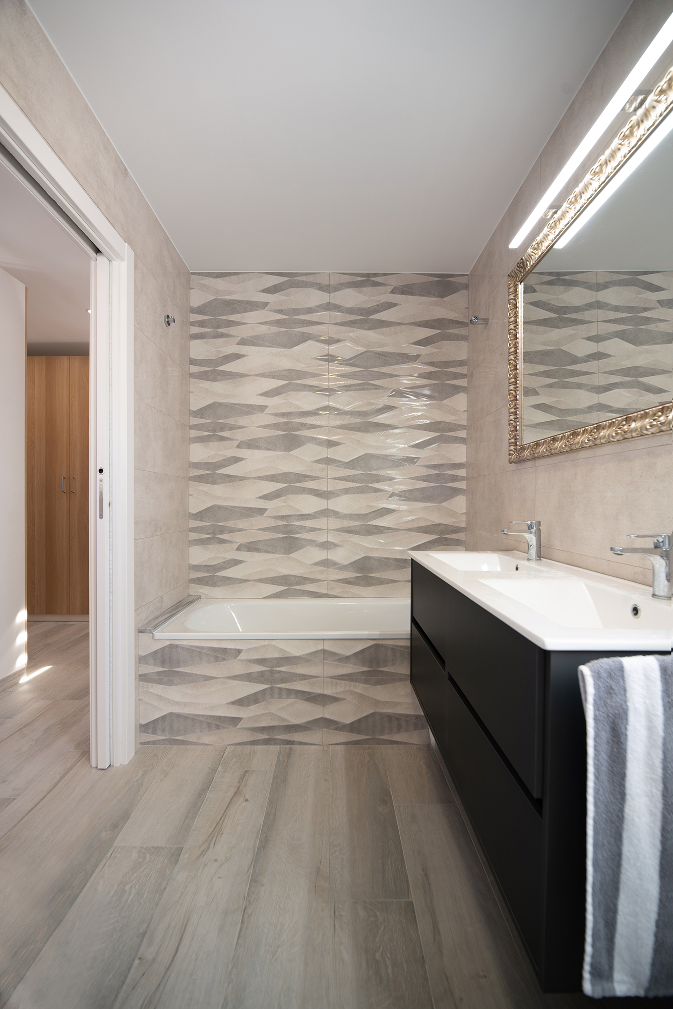 Villa Luca esvibar arquitectes detalles diseño vivienda nueva proyectos baño bañera suite