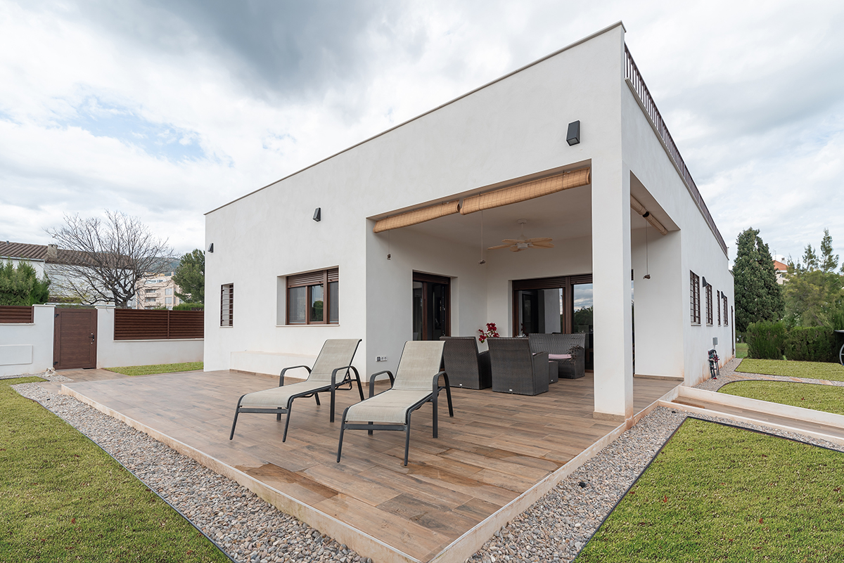 Villa Marisa esvibar arquitectes