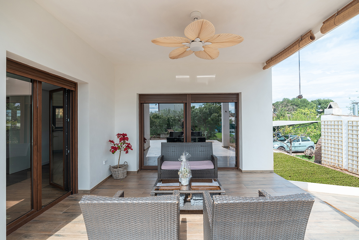 Villa Marisa esvibar arquitectes